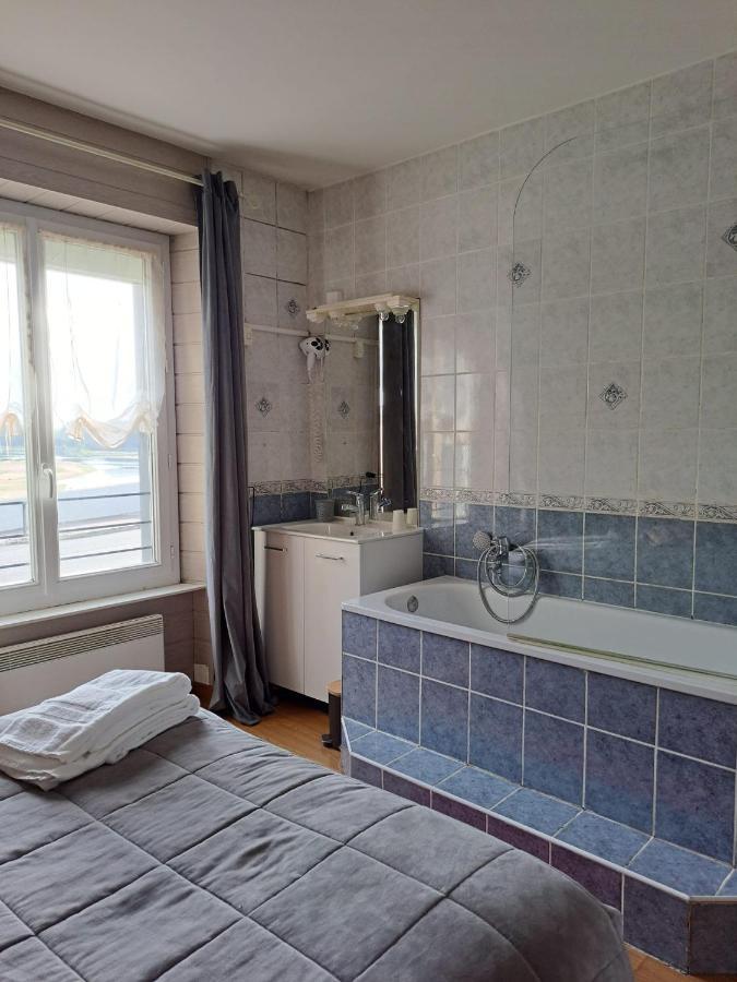 Le Petit Pecheur Hotel Saint-Florent-le-Vieil ภายนอก รูปภาพ