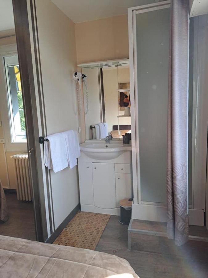 Le Petit Pecheur Hotel Saint-Florent-le-Vieil ภายนอก รูปภาพ