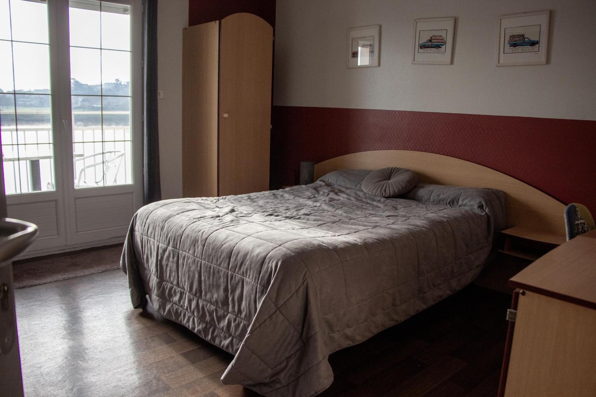 Le Petit Pecheur Hotel Saint-Florent-le-Vieil ภายนอก รูปภาพ