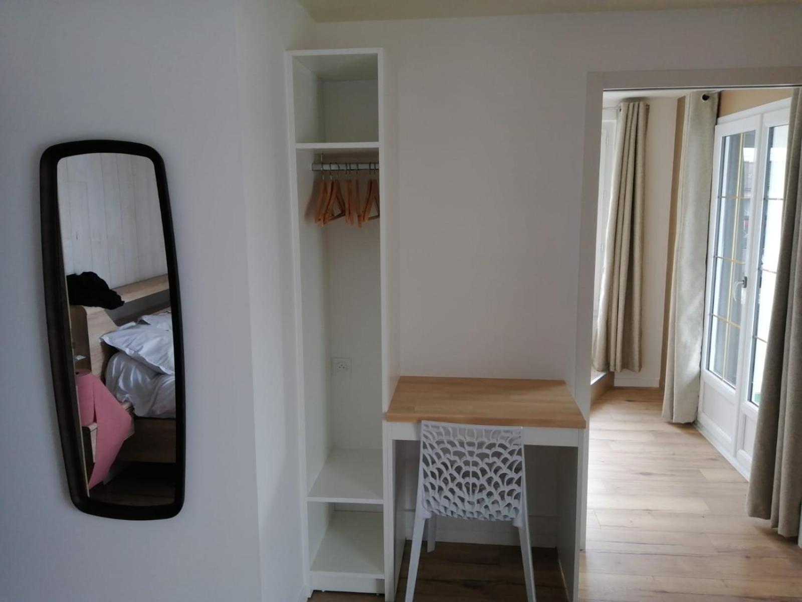 Le Petit Pecheur Hotel Saint-Florent-le-Vieil ภายนอก รูปภาพ