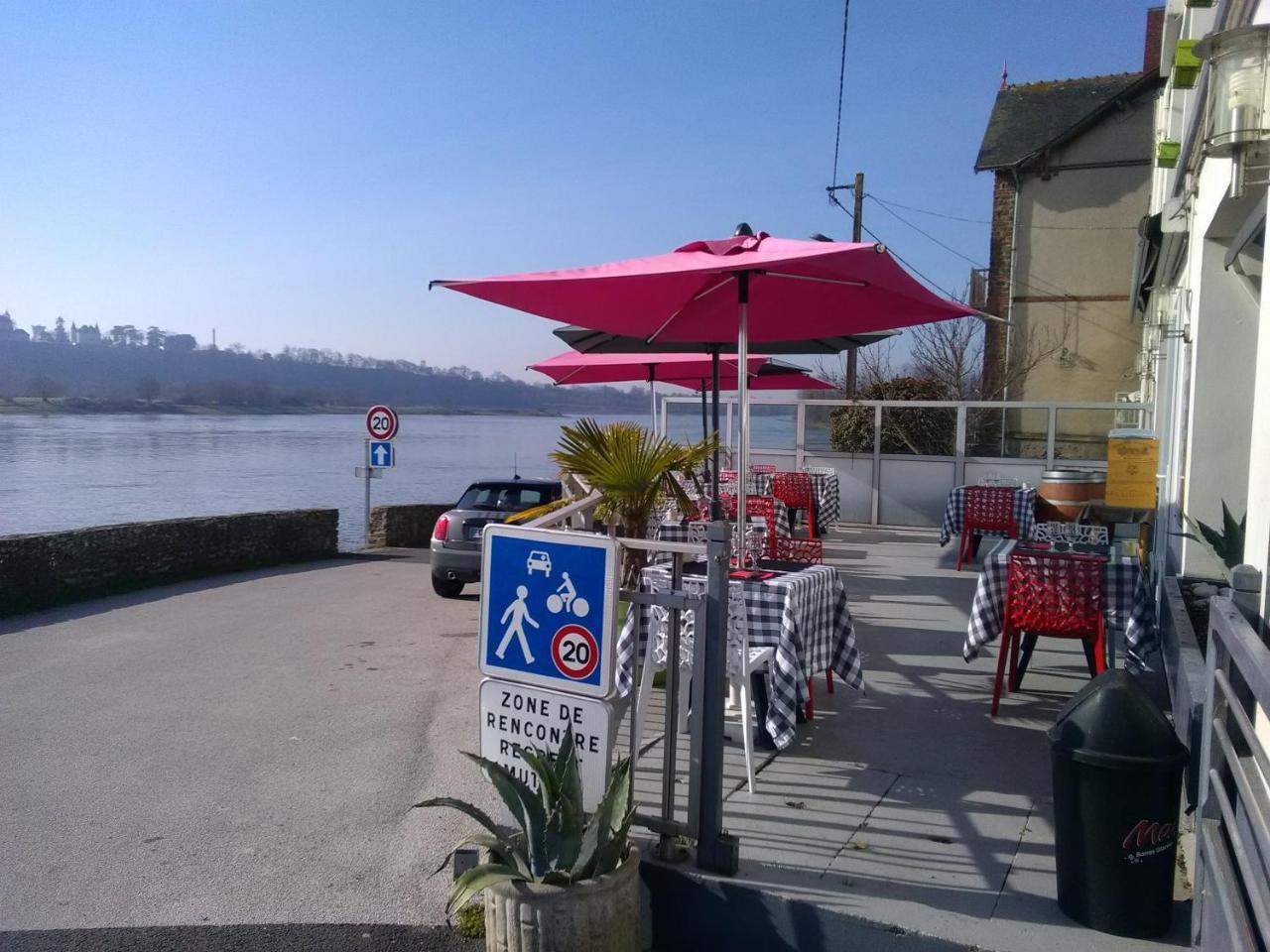 Le Petit Pecheur Hotel Saint-Florent-le-Vieil ภายนอก รูปภาพ