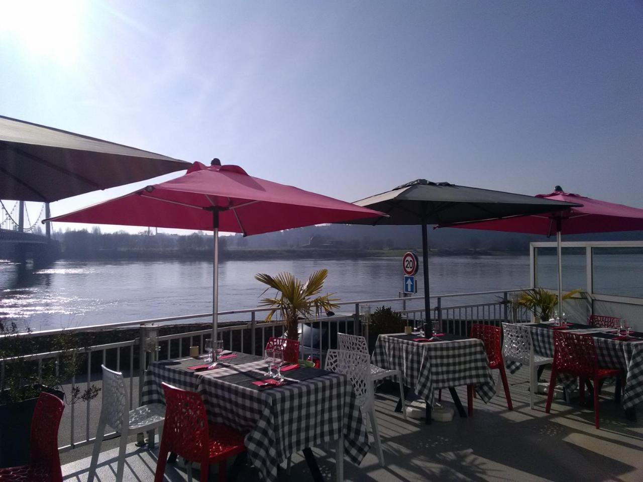 Le Petit Pecheur Hotel Saint-Florent-le-Vieil ภายนอก รูปภาพ
